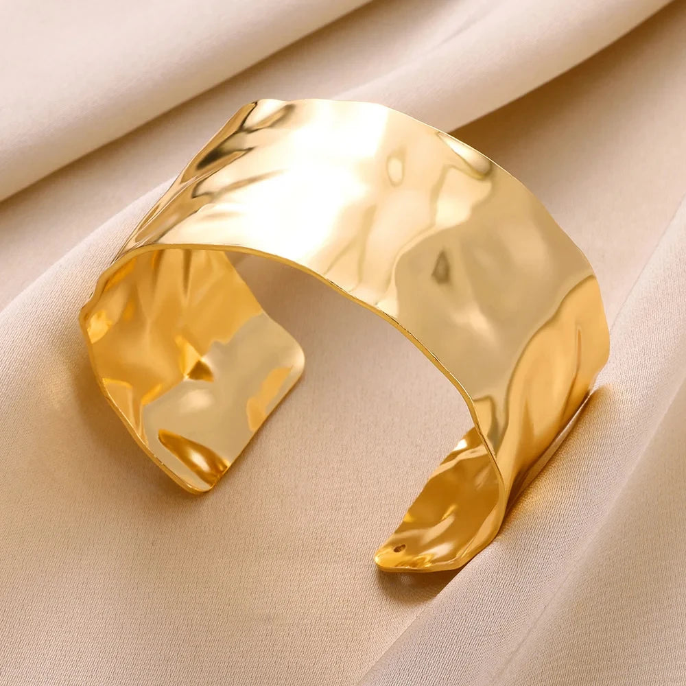 Exquisite Classic Bump Pattern Opening Bangle Bracelet for Women, Gold-Tone Stainless Steel Cuff Bracelet, Jewelry Gift