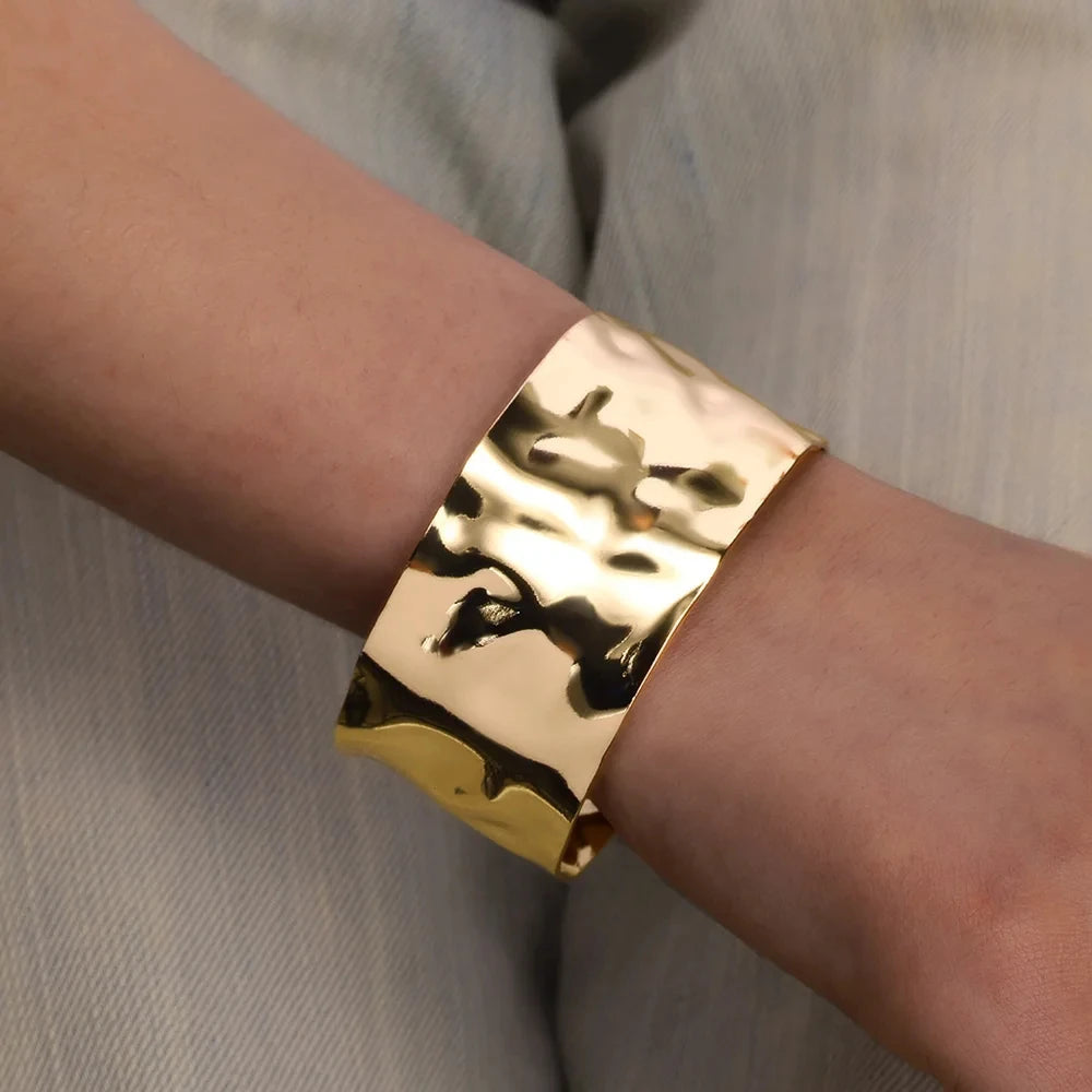 Exquisite Classic Bump Pattern Opening Bangle Bracelet for Women, Gold-Tone Stainless Steel Cuff Bracelet, Jewelry Gift